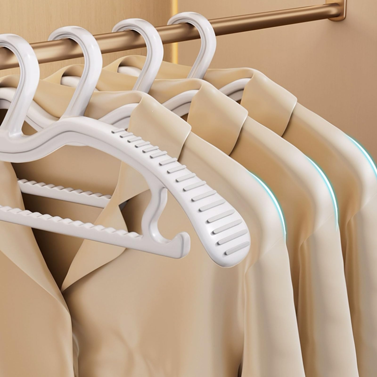 Wide-Shoulder Plastic Clothes Hangers