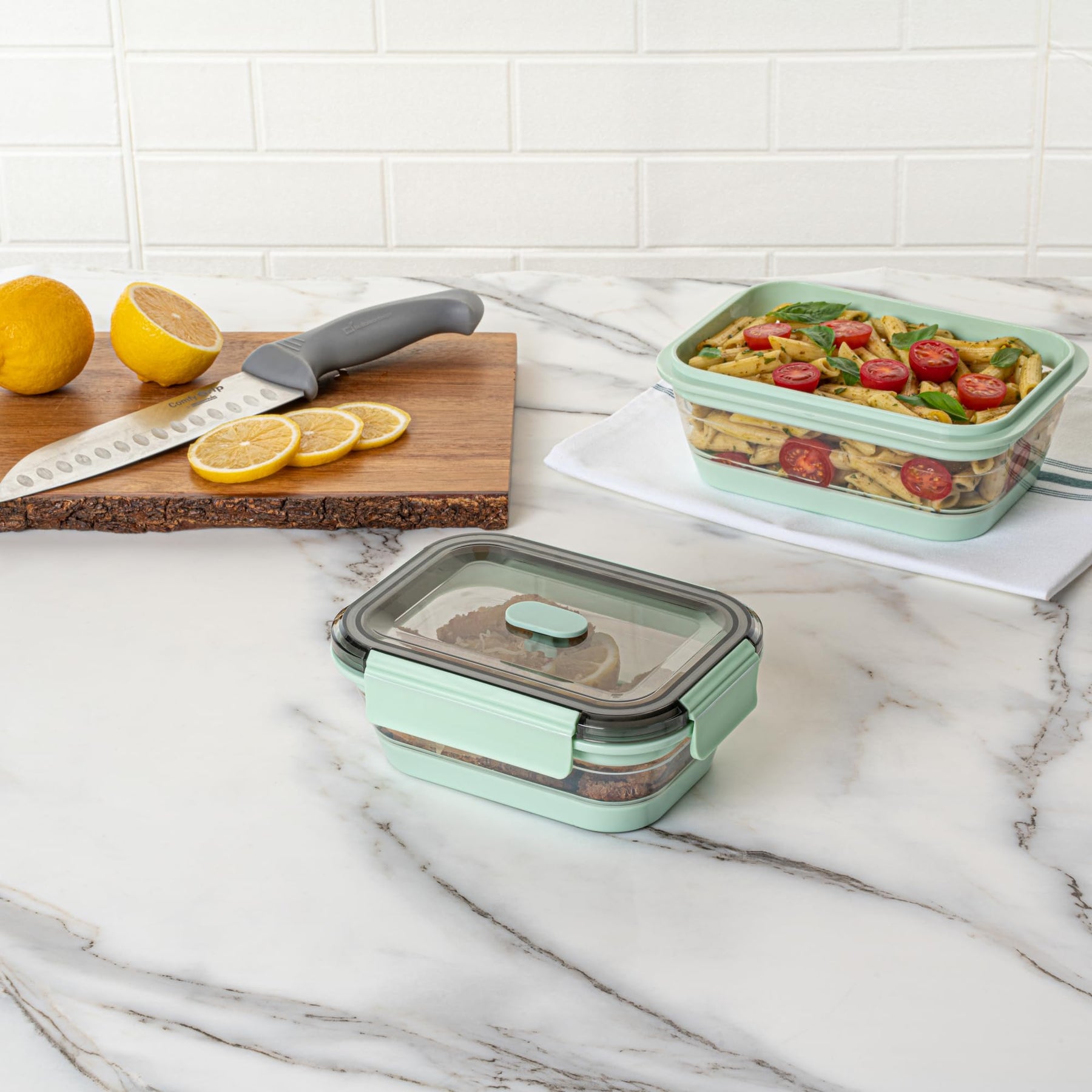 Restaurantware Green Plastic Airtight Food Storage Container