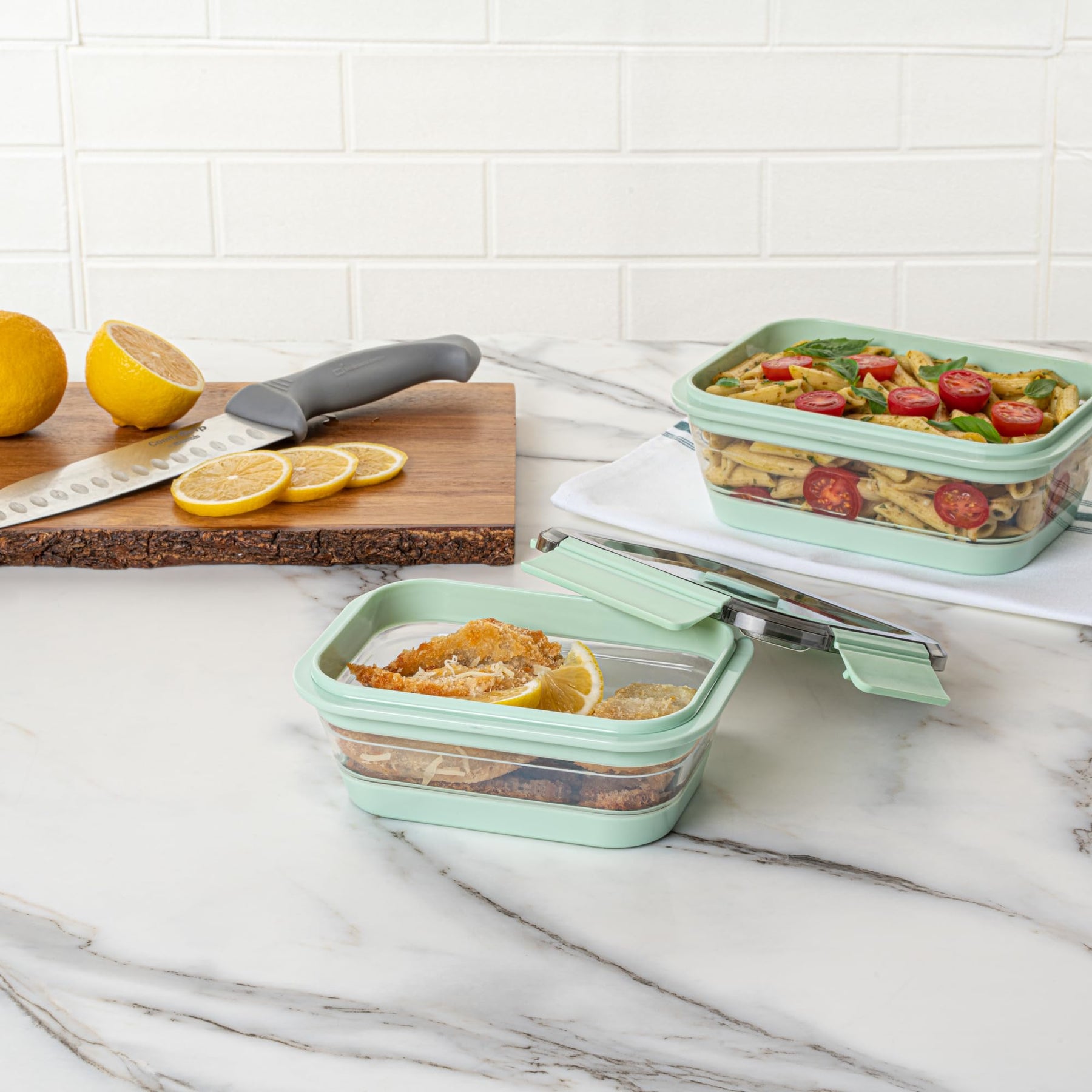 Restaurantware Green Plastic Airtight Food Storage Container