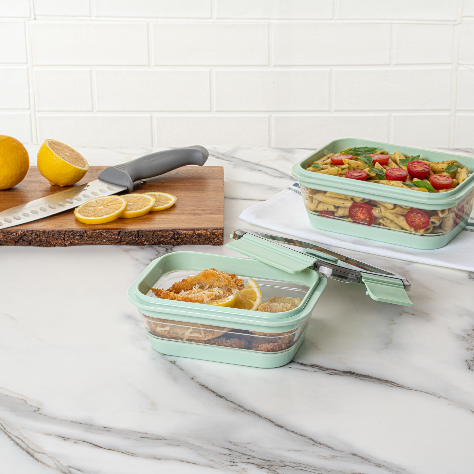 Restaurantware Green Plastic Airtight Food Storage Container
