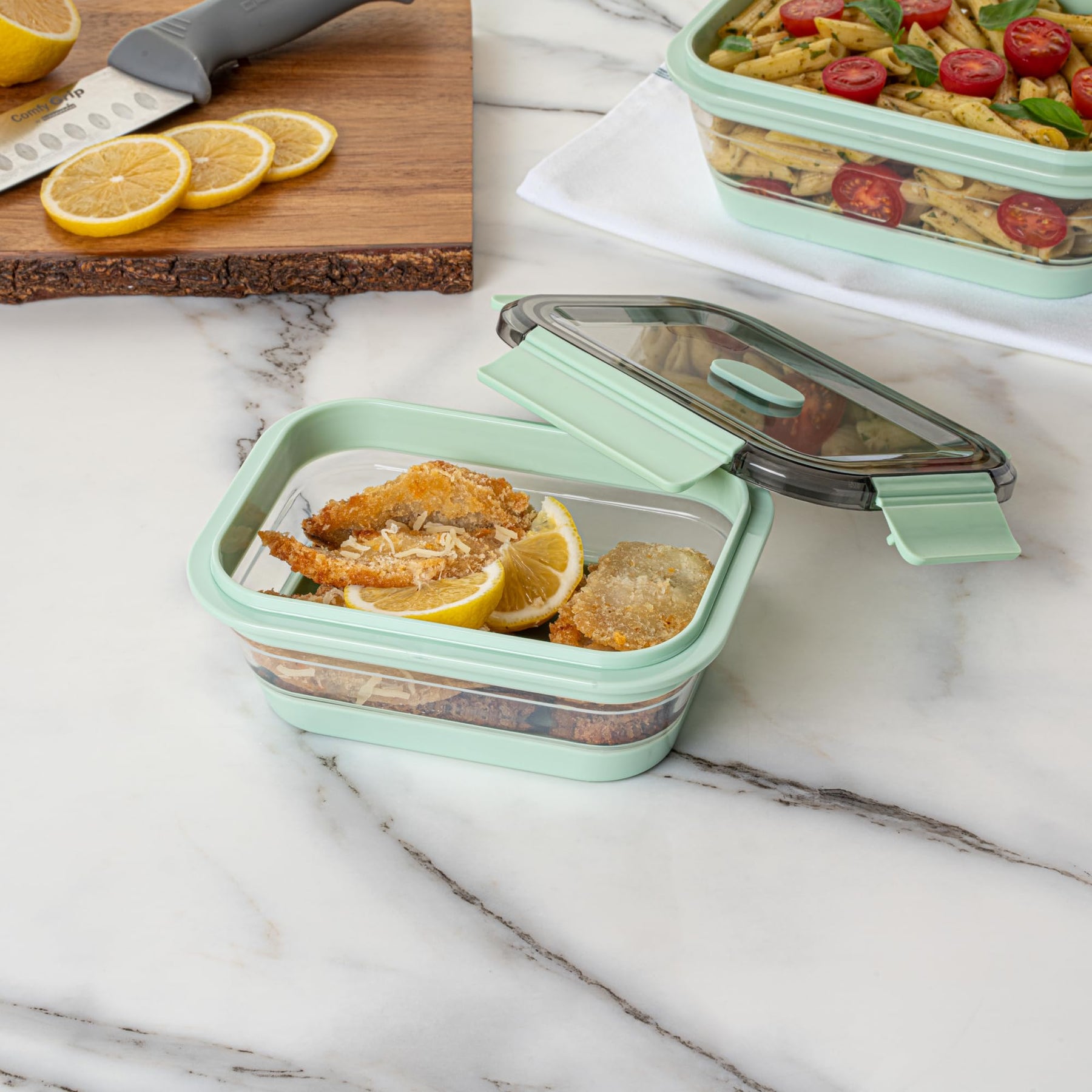 Restaurantware Green Plastic Airtight Food Storage Container