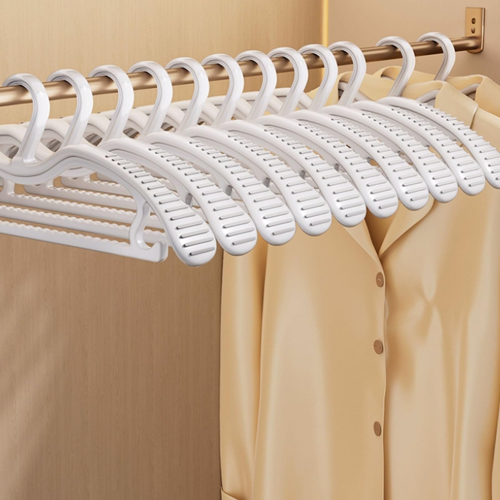Wide-Shoulder Plastic Clothes Hangers